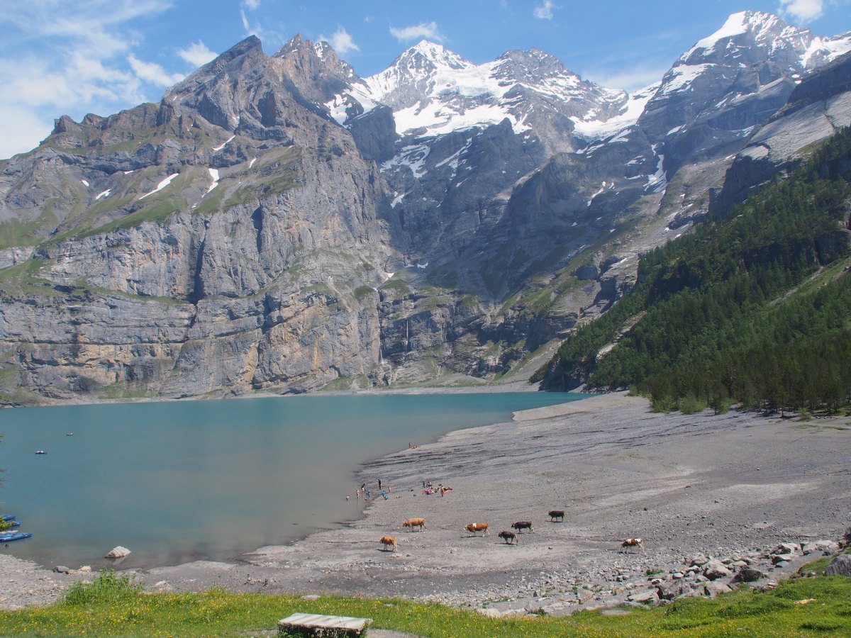 Озеро Эшинен в швейцарских горах